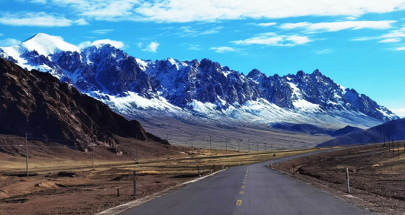 Xinjiang -Tibet Highway 